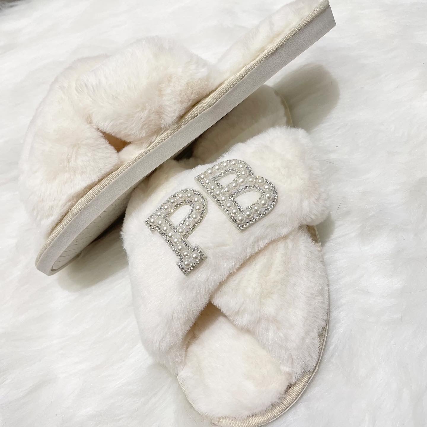 Furry criss cross discount slippers